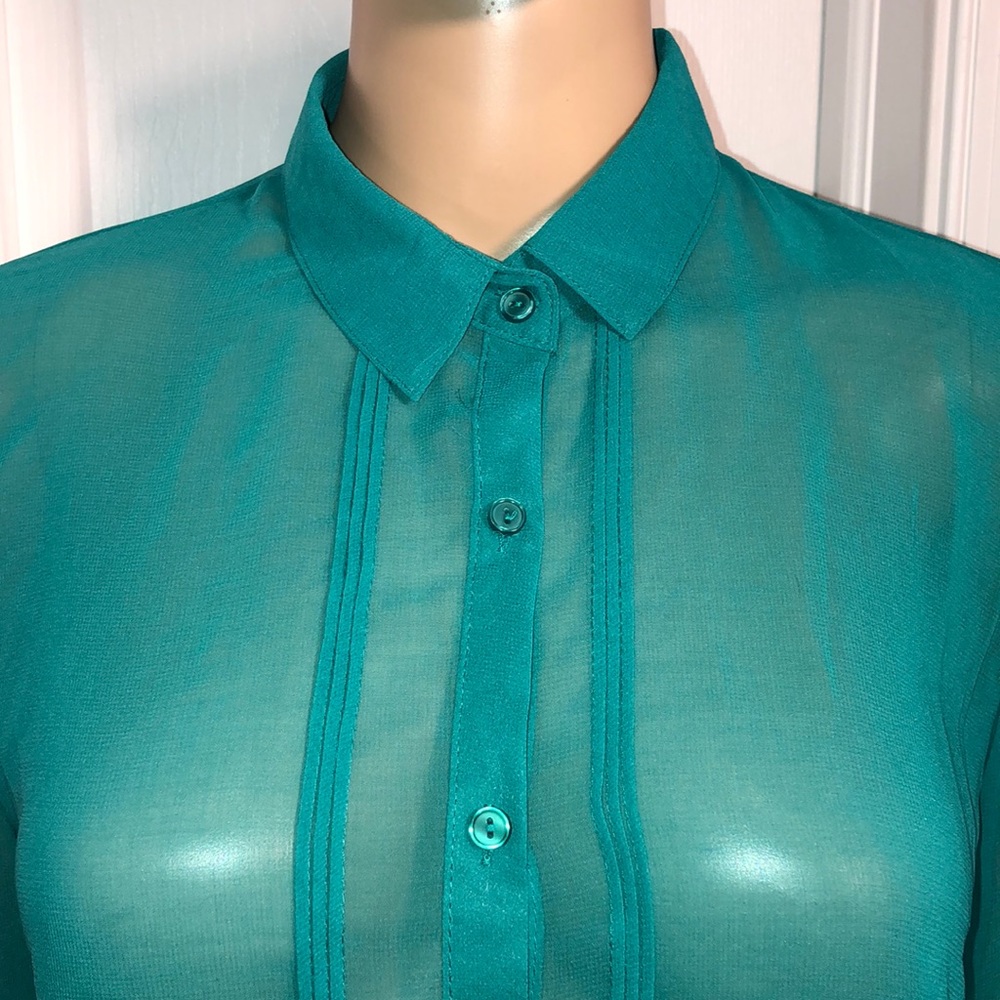 Ambiance Apparel Green Top. NWT. M - Picture 2 of 7